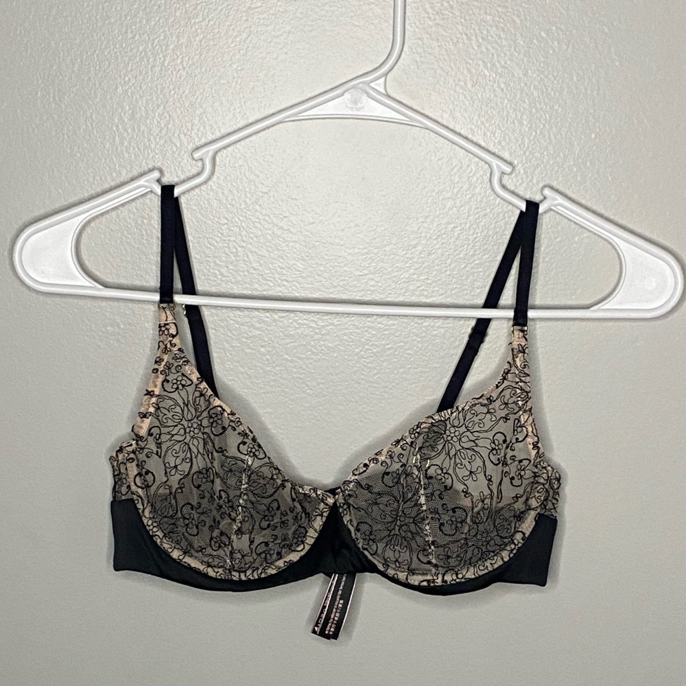 32C Victoria Secret Bra